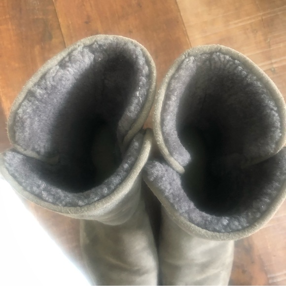 UGG boots, women's size 8 - Picture 6 of 9